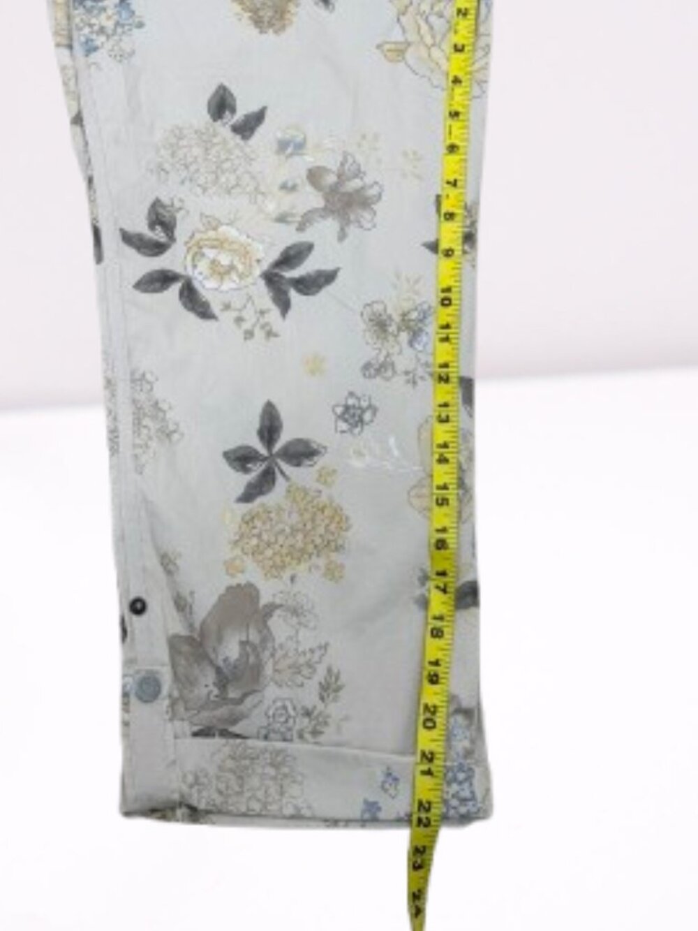 Democracy NWT Cotton Blend Floral Cargo Pants Rolled Cuff Size 14 - Picture 8 of 9